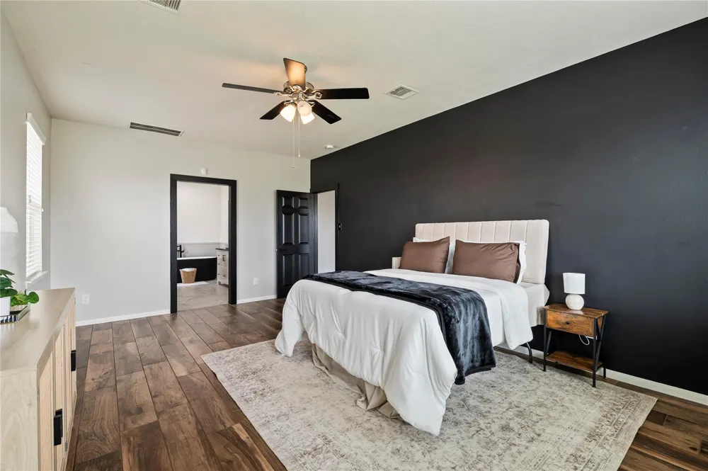 9611 Indian Trail Mont Belvieu, TX 77523