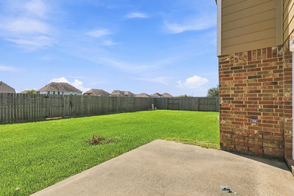 9611 Indian Trail Mont Belvieu, TX 77523
