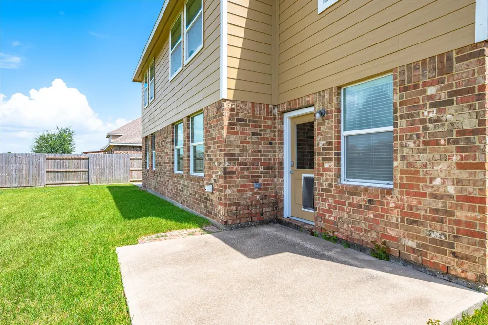 9611 Indian Trail Mont Belvieu, TX 77523