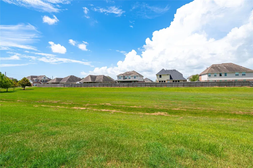 9611 Indian Trail Mont Belvieu, TX 77523