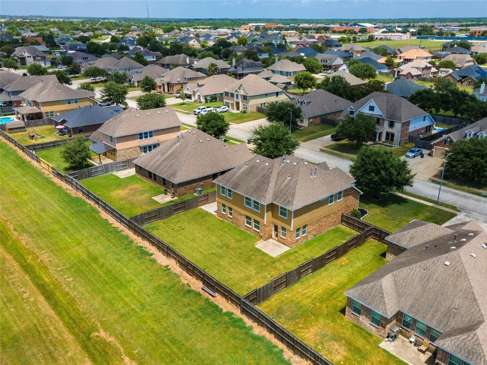 9611 Indian Trail Mont Belvieu, TX 77523
