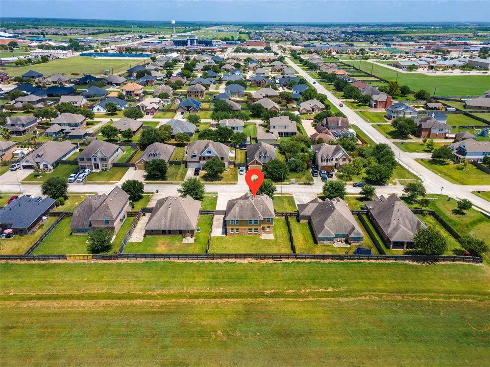 9611 Indian Trail Mont Belvieu, TX 77523