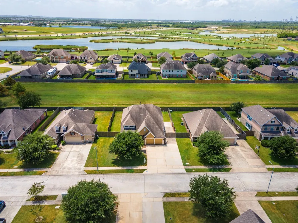 9611 Indian Trail Mont Belvieu, TX 77523