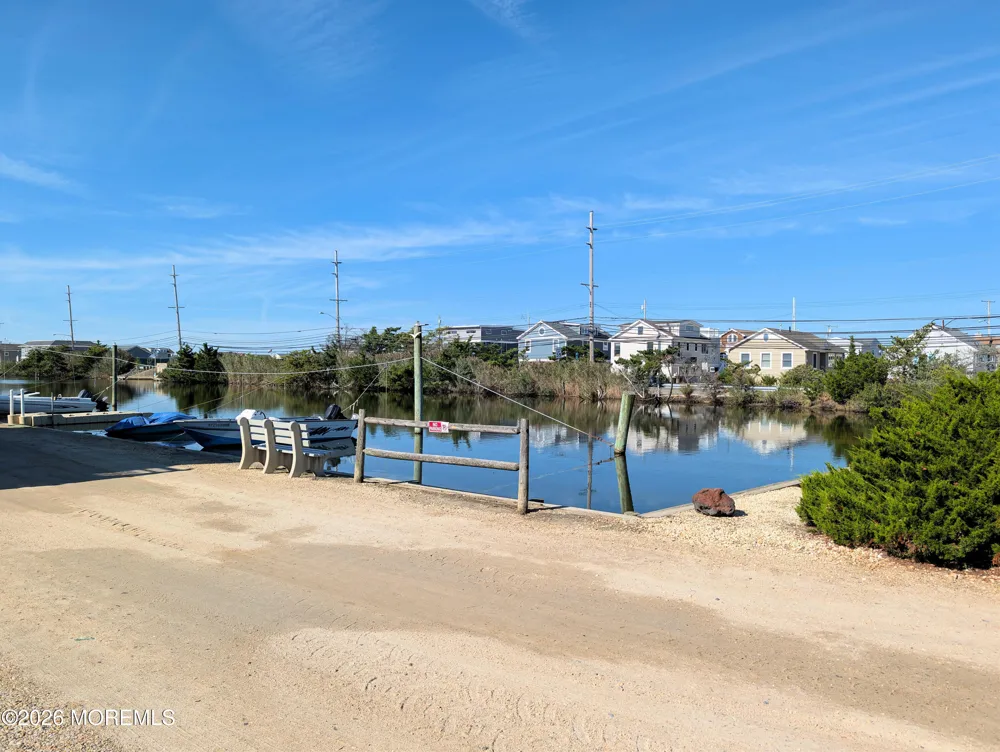 121 W Dolphin Way Lavallette, NJ 08735