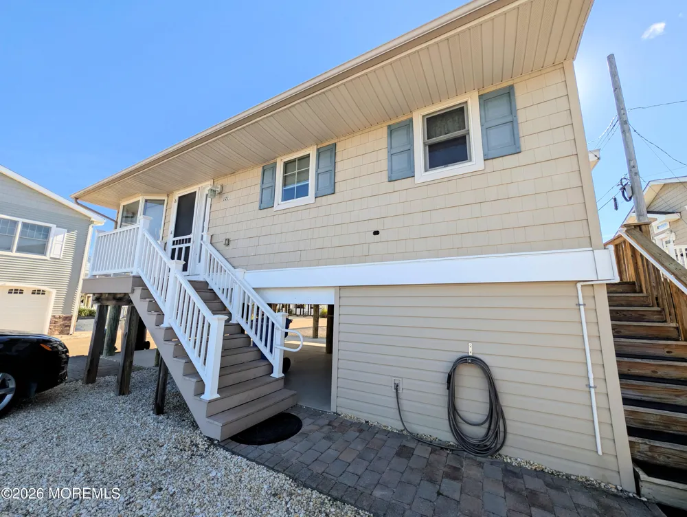 121 W Dolphin Way Lavallette, NJ 08735