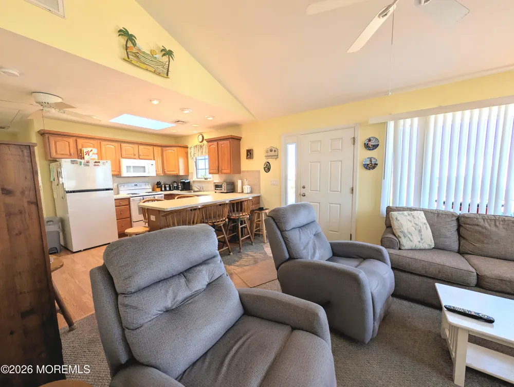 121 W Dolphin Way Lavallette, NJ 08735