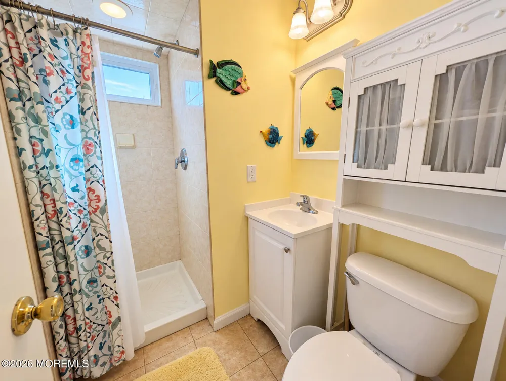 121 W Dolphin Way Lavallette, NJ 08735