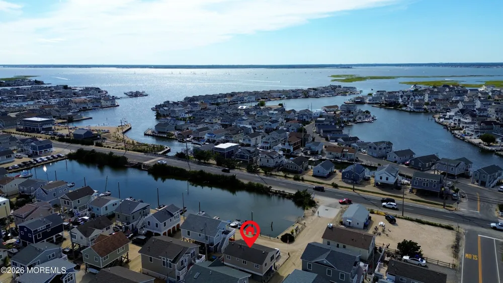 121 W Dolphin Way Lavallette, NJ 08735