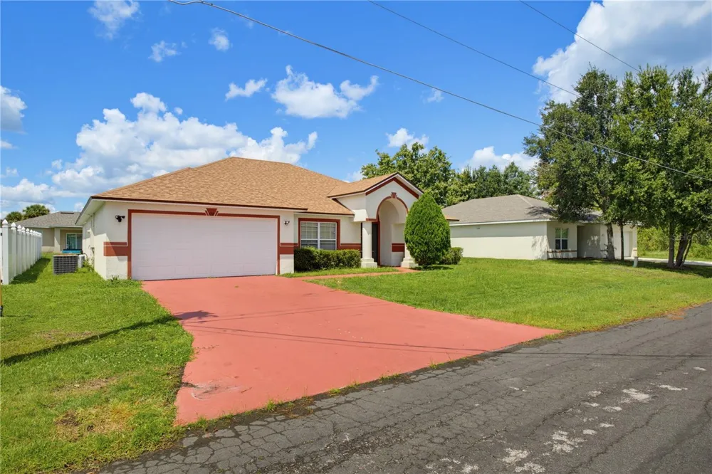 672 BASINGSTOKE COURT Kissimmee, FL 34758
