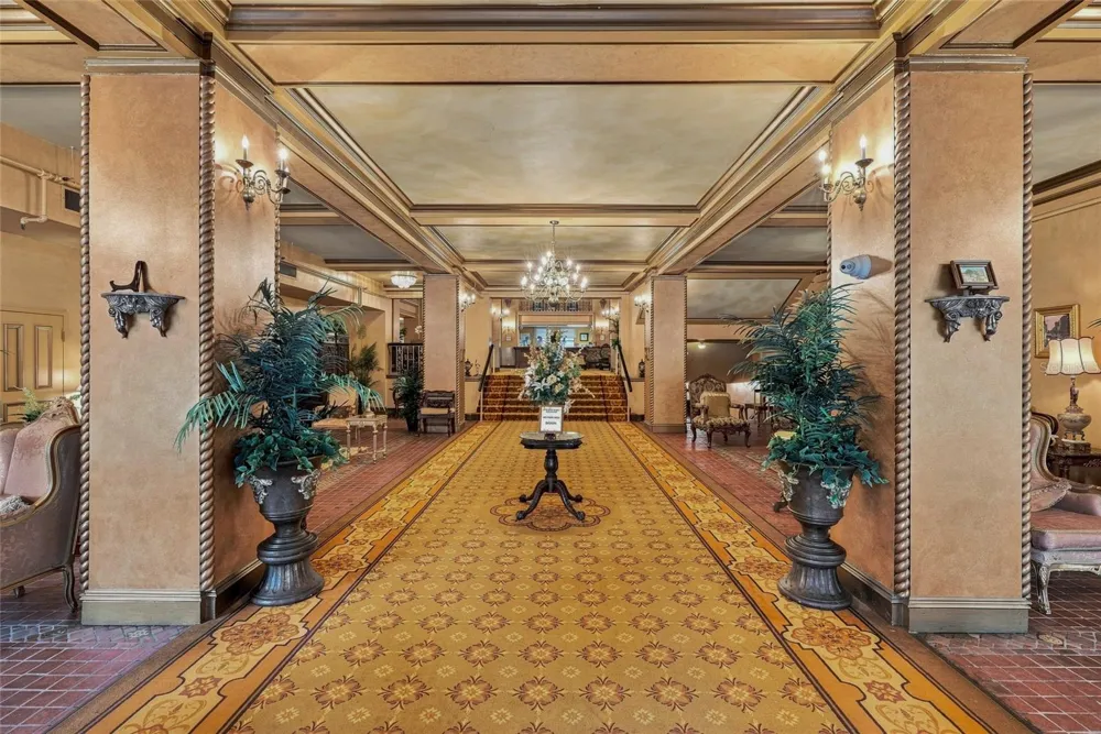 411 1ST AVENUE #308 St Petersburg, FL 33701