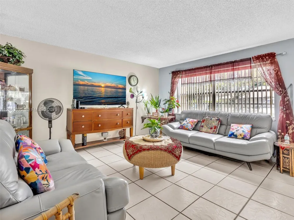 11492 NW 43rd St #11492 Coral Springs, FL 33065