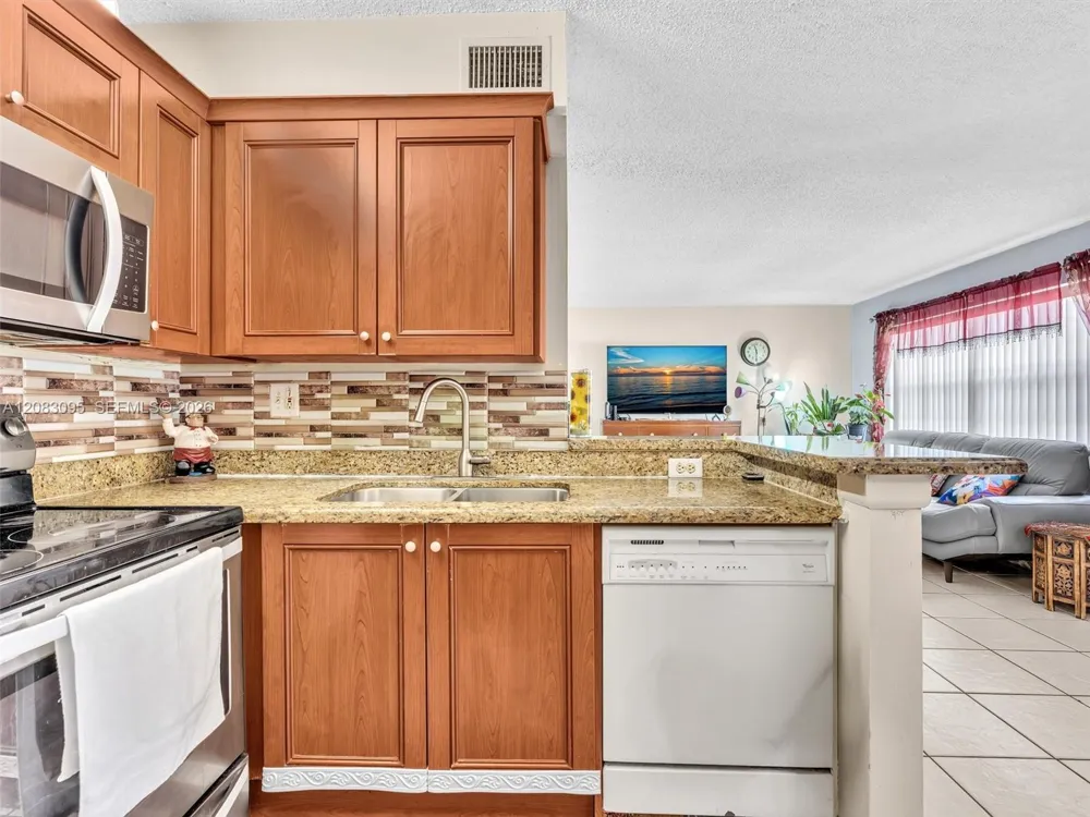 11492 NW 43rd St #11492 Coral Springs, FL 33065