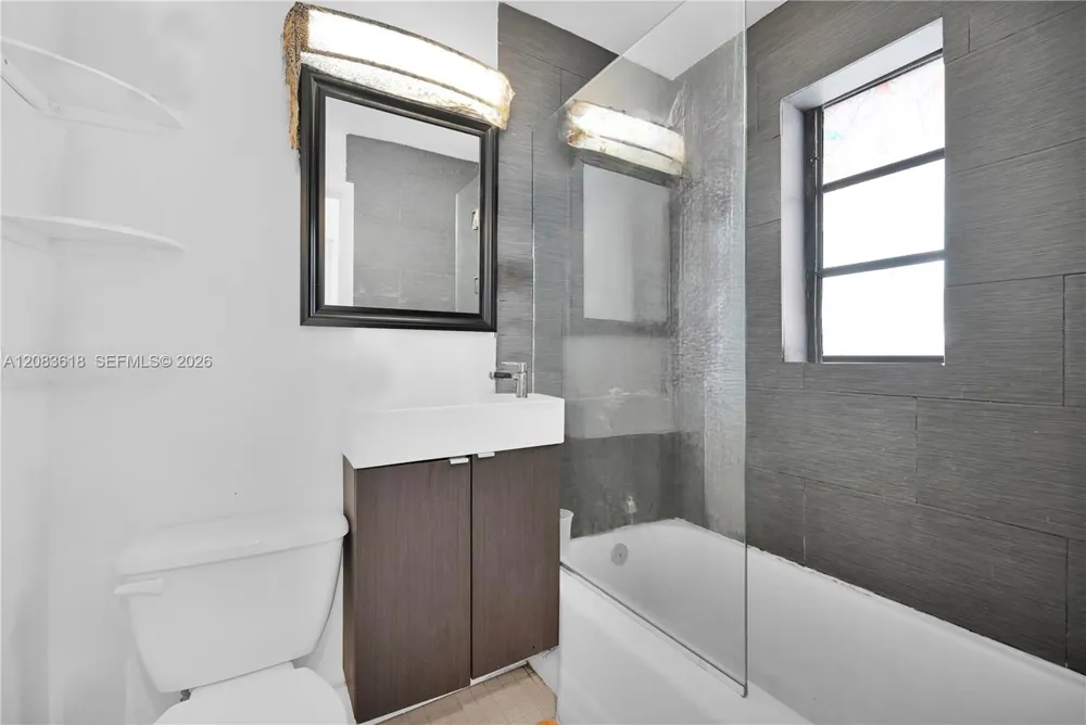 1195 Marseille Dr #5 Miami Beach, FL 33141