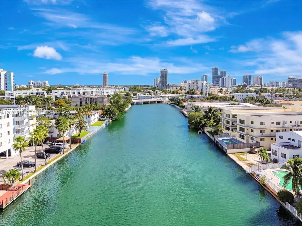 1195 Marseille Dr #5 Miami Beach, FL 33141