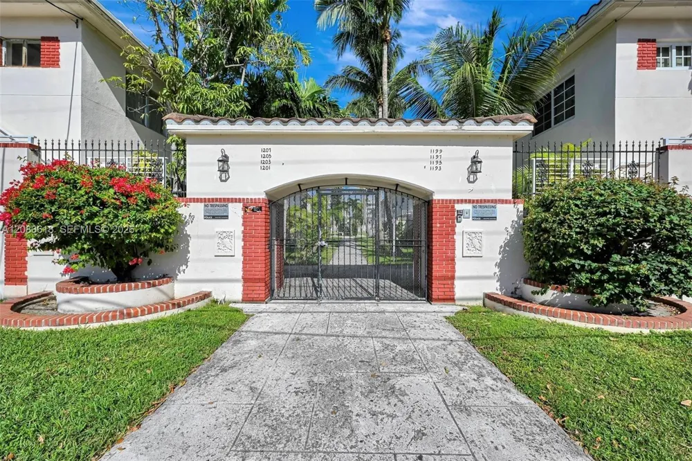 1195 Marseille Dr #5 Miami Beach, FL 33141