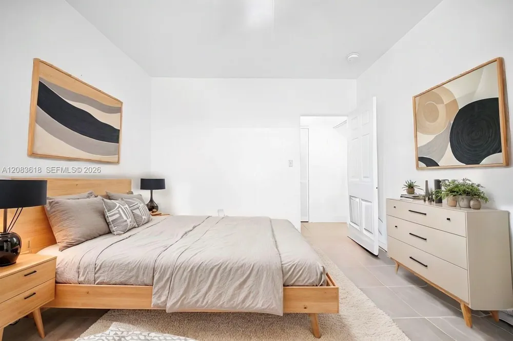1195 Marseille Dr #5 Miami Beach, FL 33141