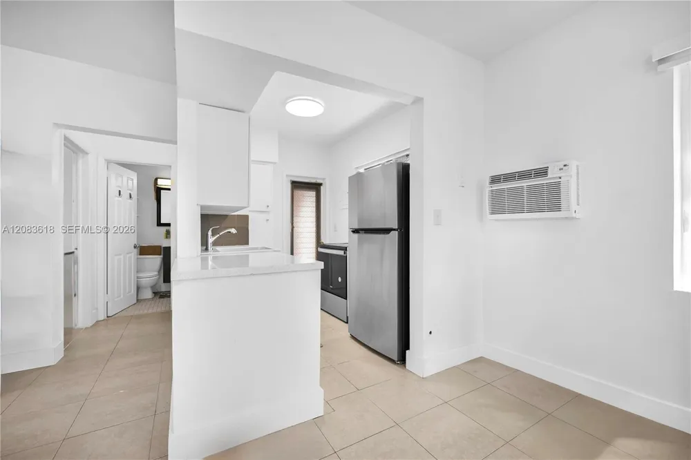 1195 Marseille Dr #5 Miami Beach, FL 33141