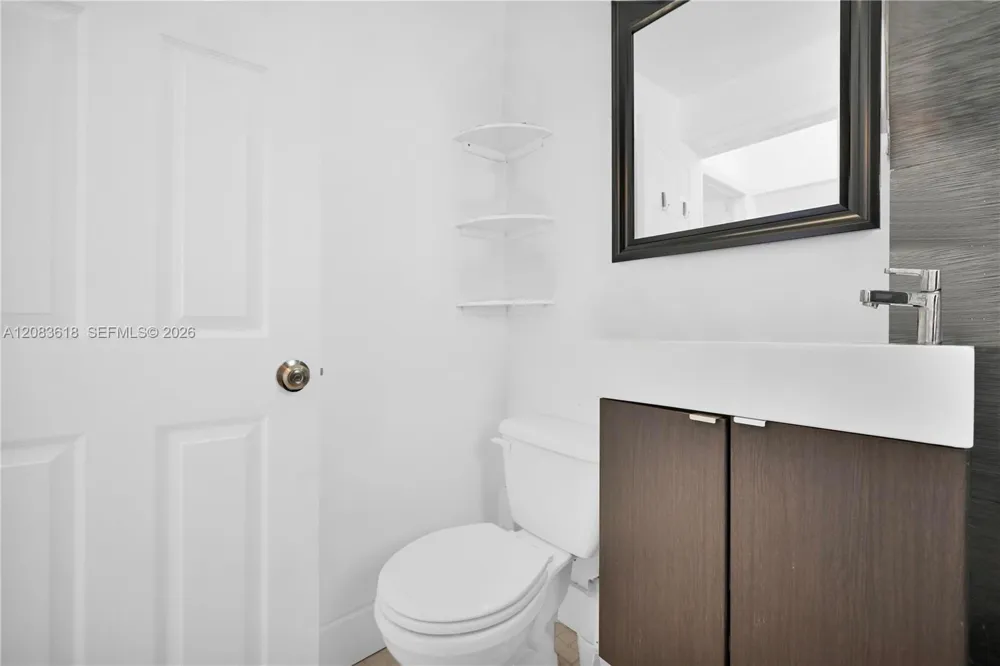 1195 Marseille Dr #5 Miami Beach, FL 33141