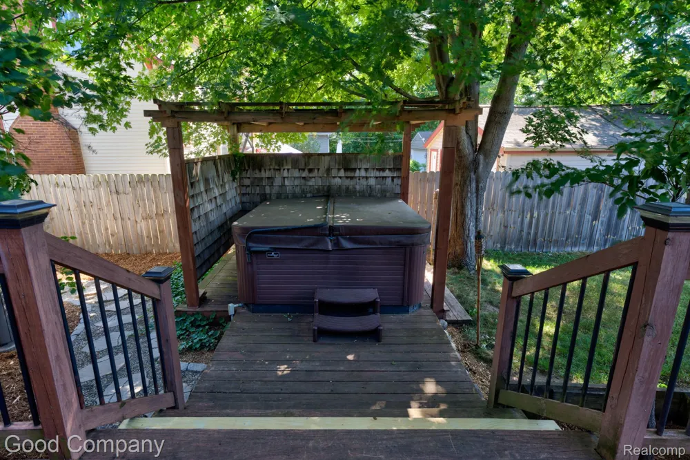 308 E Lawrence Avenue Royal Oak City, MI 48073