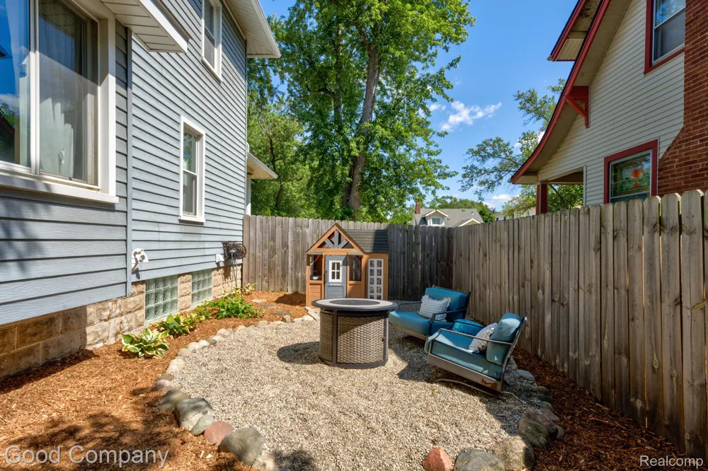 308 E Lawrence Avenue Royal Oak City, MI 48073