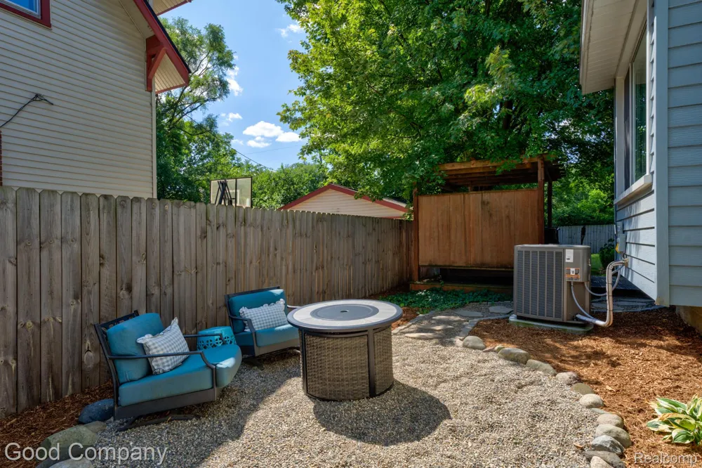 308 E Lawrence Avenue Royal Oak City, MI 48073