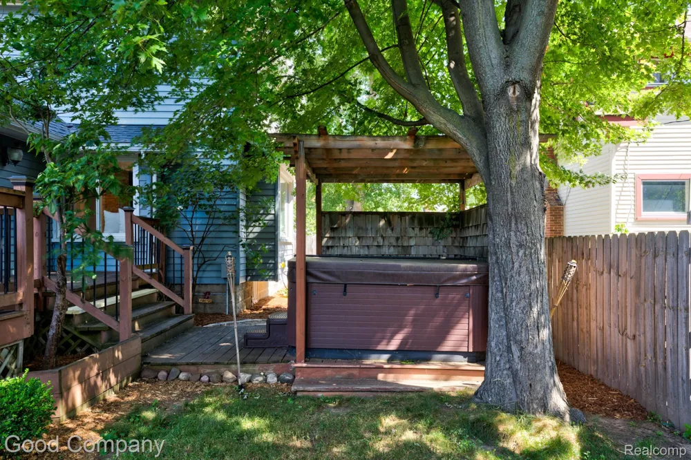 308 E Lawrence Avenue Royal Oak City, MI 48073