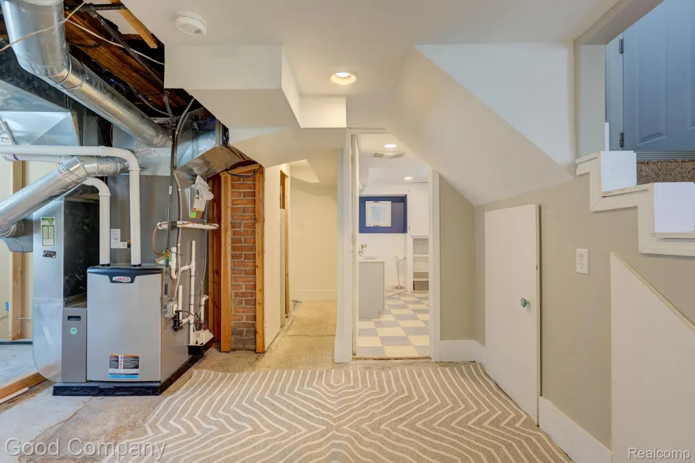 308 E Lawrence Avenue Royal Oak City, MI 48073