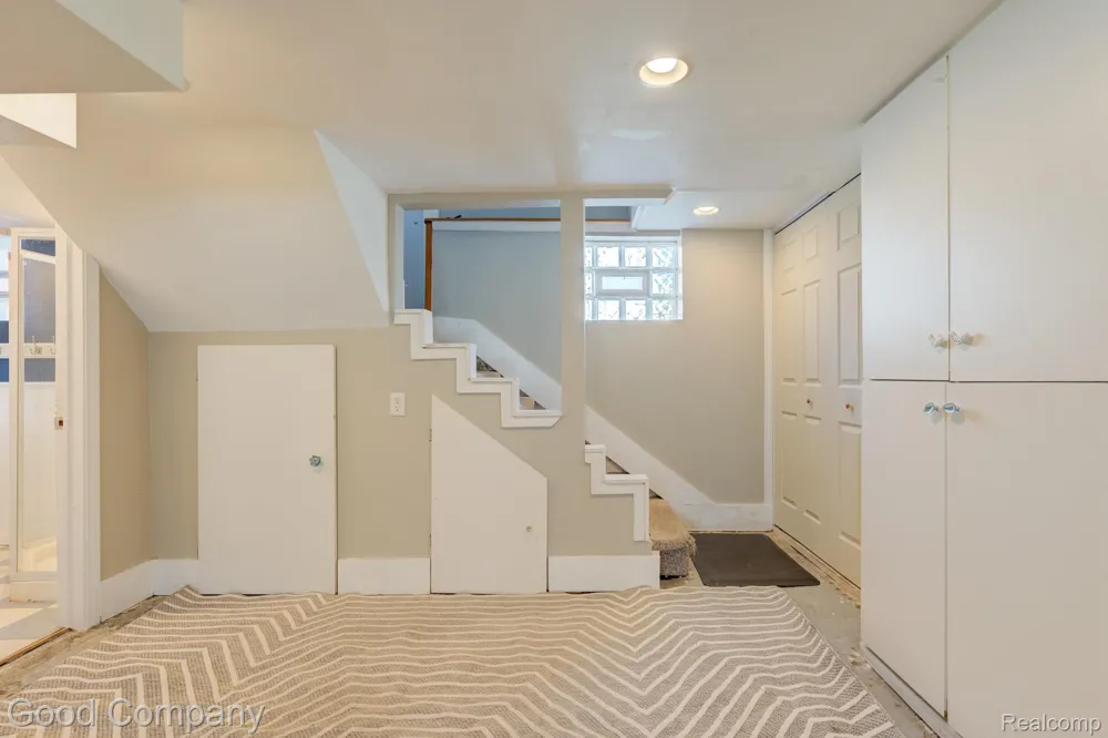 308 E Lawrence Avenue Royal Oak City, MI 48073