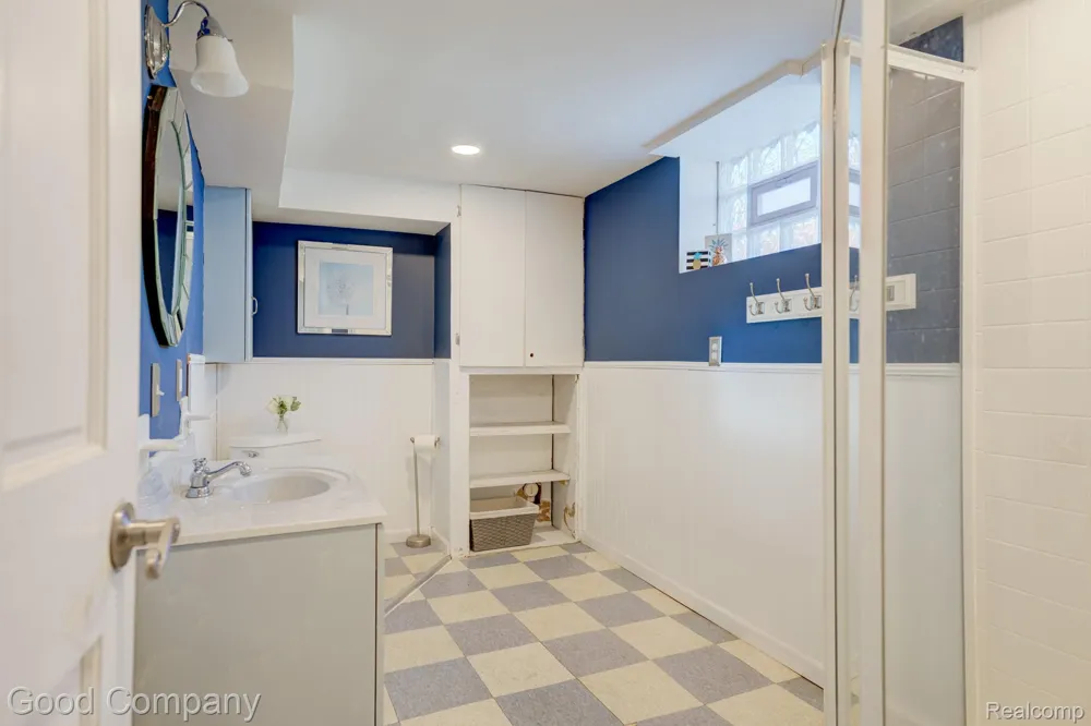308 E Lawrence Avenue Royal Oak City, MI 48073