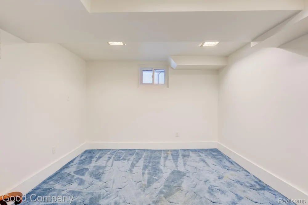 308 E Lawrence Avenue Royal Oak City, MI 48073