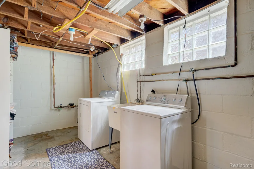 308 E Lawrence Avenue Royal Oak City, MI 48073