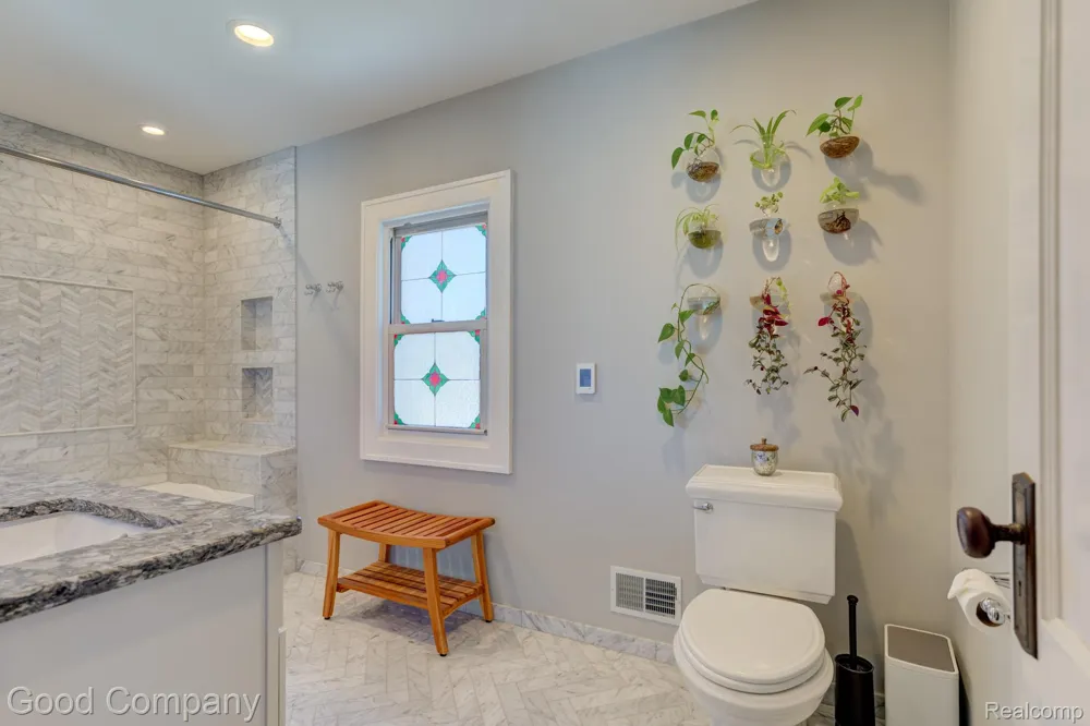 308 E Lawrence Avenue Royal Oak City, MI 48073