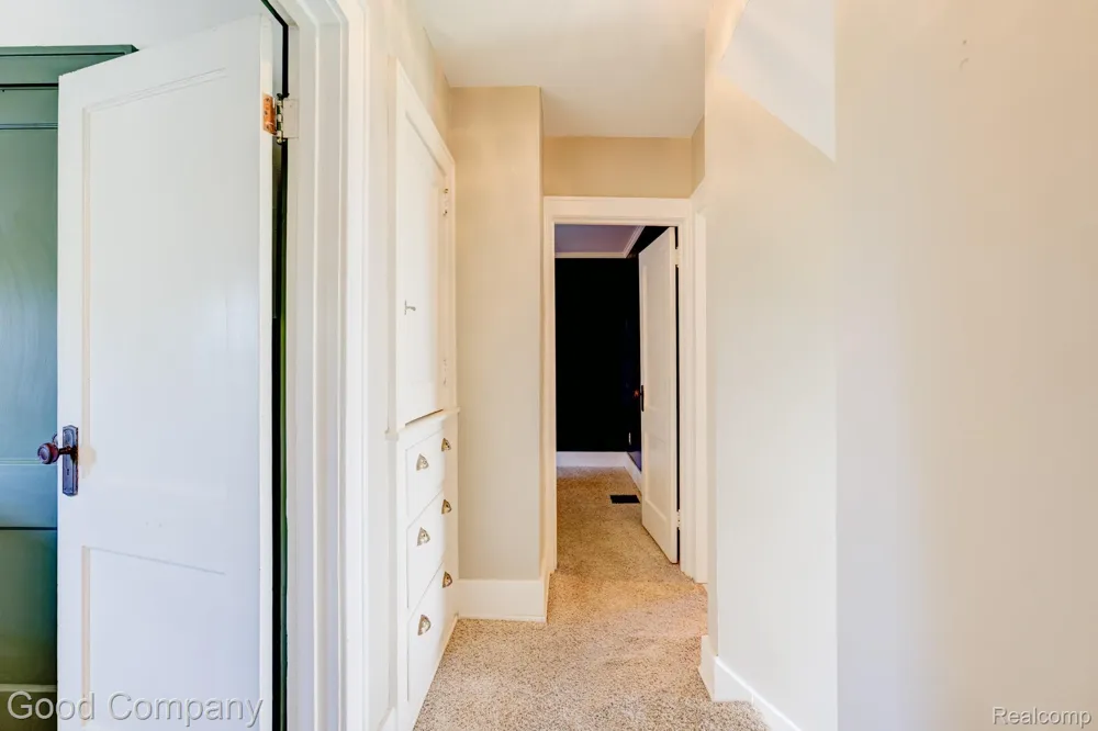 308 E Lawrence Avenue Royal Oak City, MI 48073