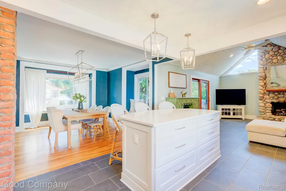 308 E Lawrence Avenue Royal Oak City, MI 48073