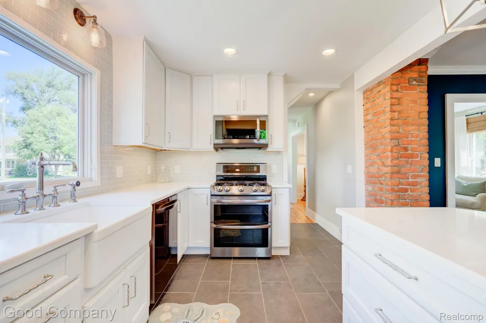 308 E Lawrence Avenue Royal Oak City, MI 48073