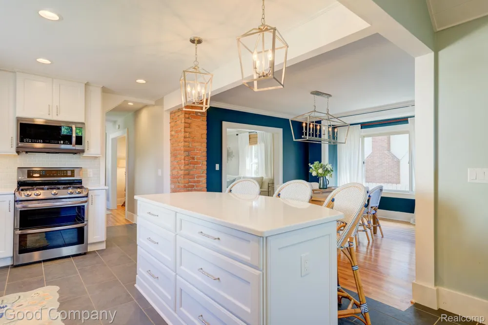 308 E Lawrence Avenue Royal Oak City, MI 48073