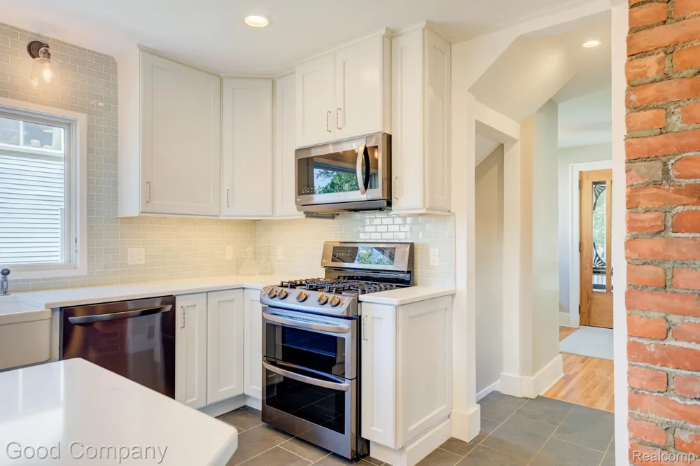 308 E Lawrence Avenue Royal Oak City, MI 48073