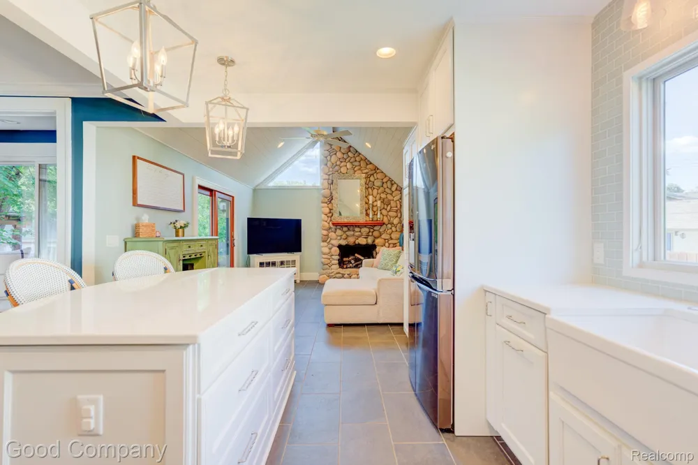 308 E Lawrence Avenue Royal Oak City, MI 48073