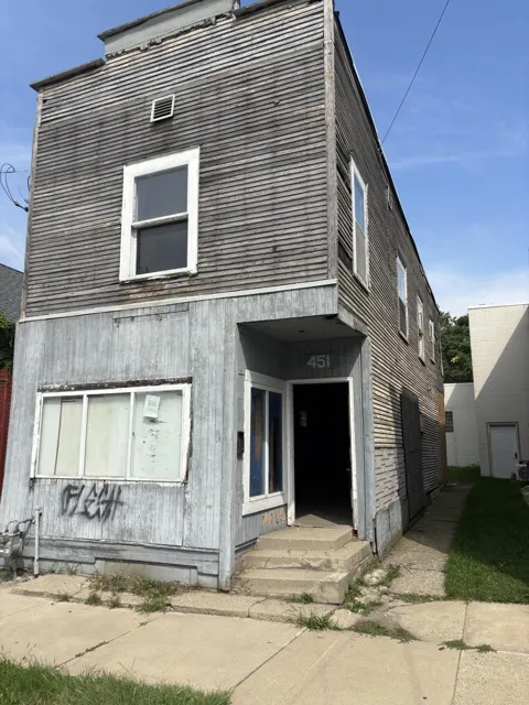 451 Carrier Street NE