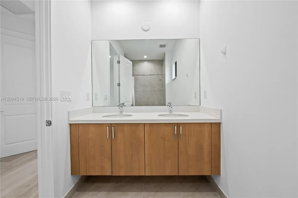 4402 NW 81st Ave Doral, FL 33166