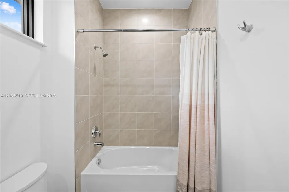 4402 NW 81st Ave Doral, FL 33166