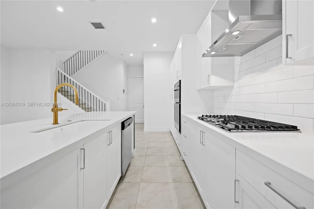 4402 NW 81st Ave Doral, FL 33166