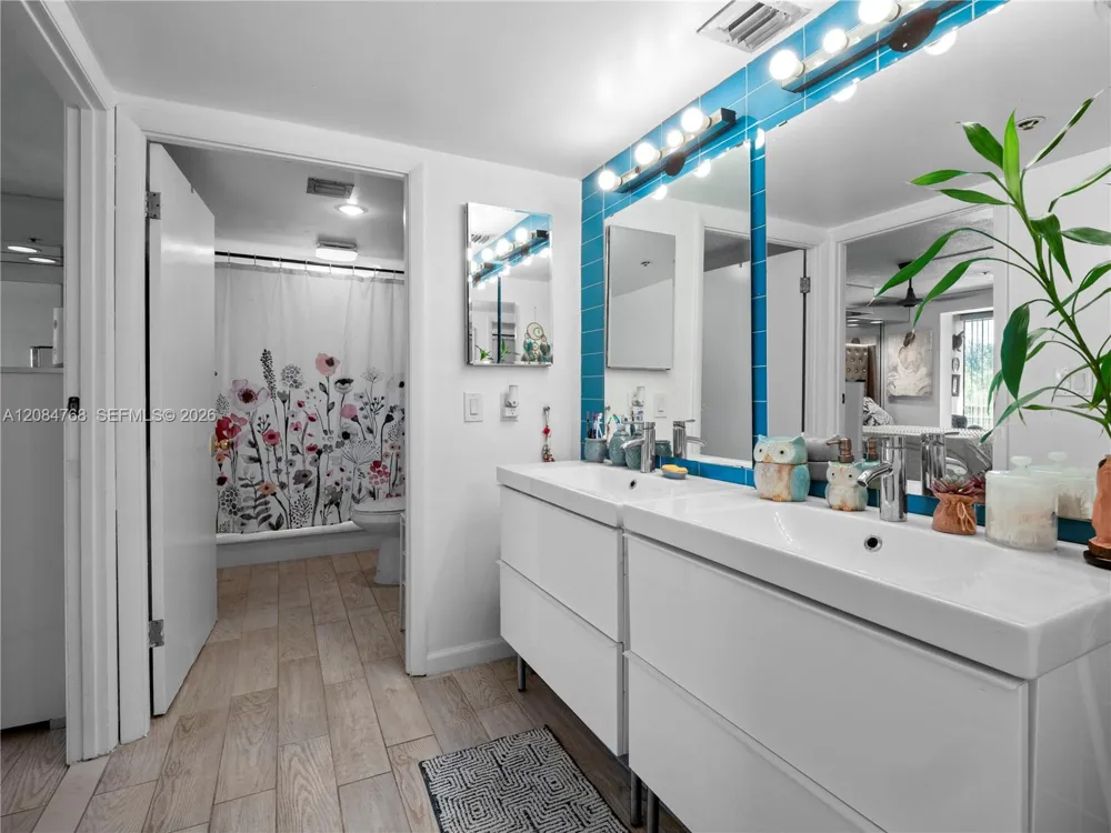 671 NE 195th St #329E Miami, FL 33179