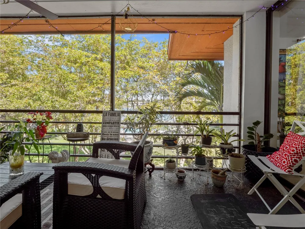 671 NE 195th St #329E Miami, FL 33179