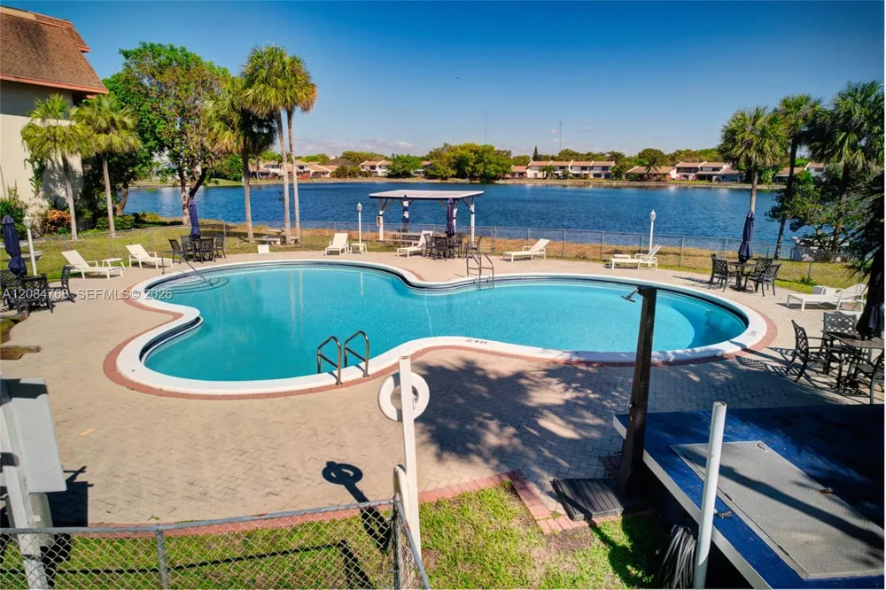 671 NE 195th St #329E Miami, FL 33179