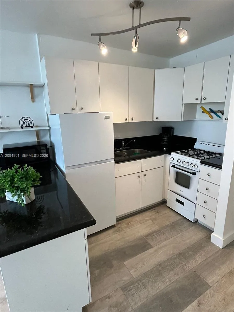 710 Washington Ave #322 Miami Beach, FL 33139