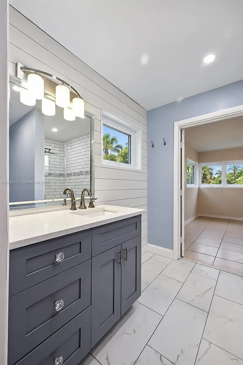 890 NW 65th Ave Plantation, FL 33317