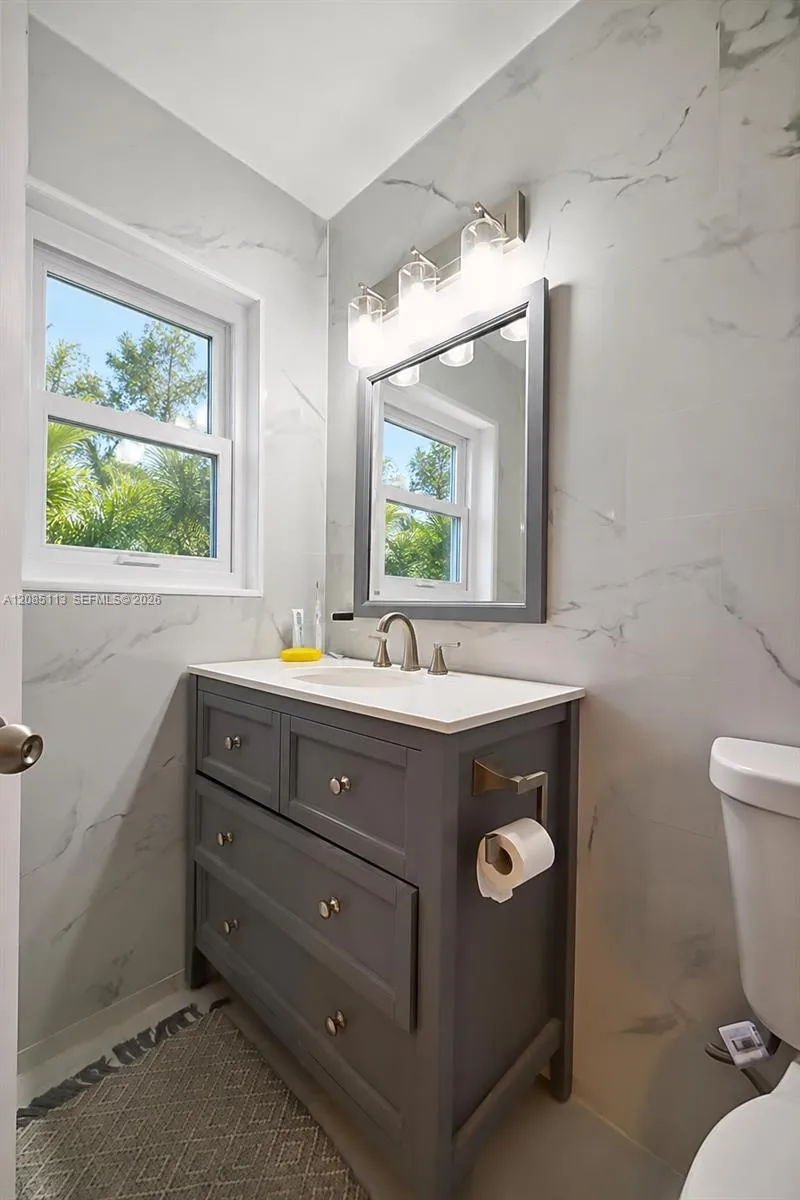 890 NW 65th Ave Plantation, FL 33317