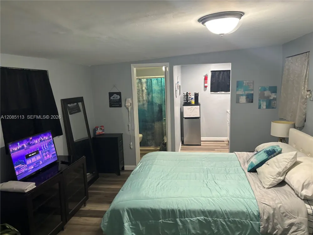890 NW 65th Ave Plantation, FL 33317