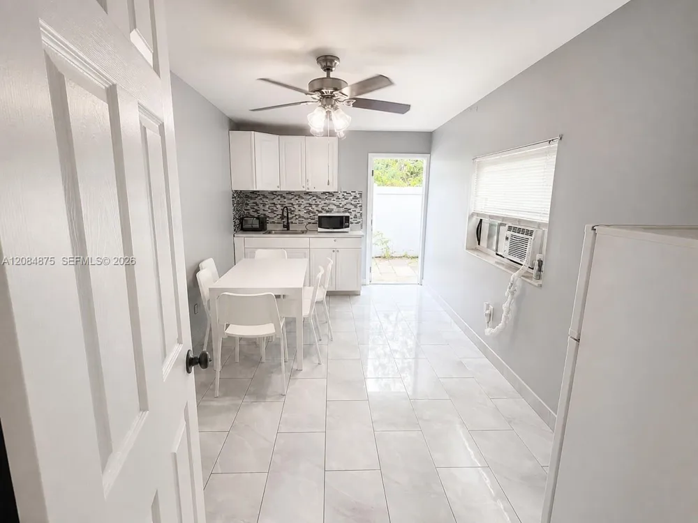970 Sw 80 Ave #A North Lauderdale, FL 33068